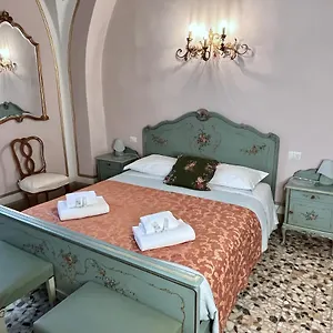 In The Center Of Casa de hóspedes Florença