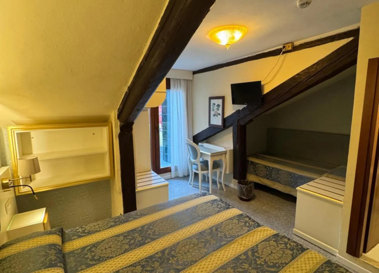 Hotel Tivoli Venice 2*,  Italy